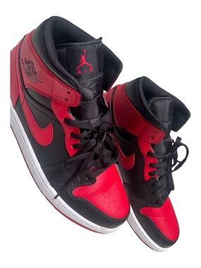 Nike Air Jordan 1 High Top - Black & Red